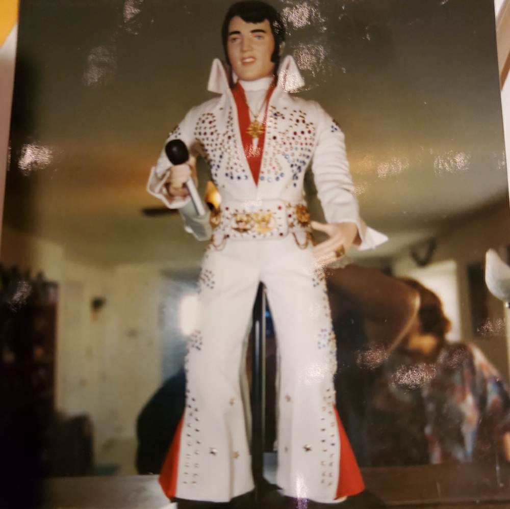 Danbury Mint Elvis Presley statue